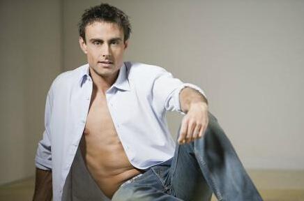 小便混浊、发黄、有异味是怎么回事